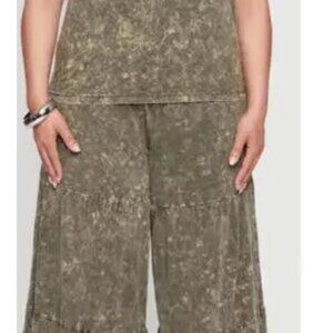 Crew Neck Short Sleeve T-Shirt And Pants Green in 3XL